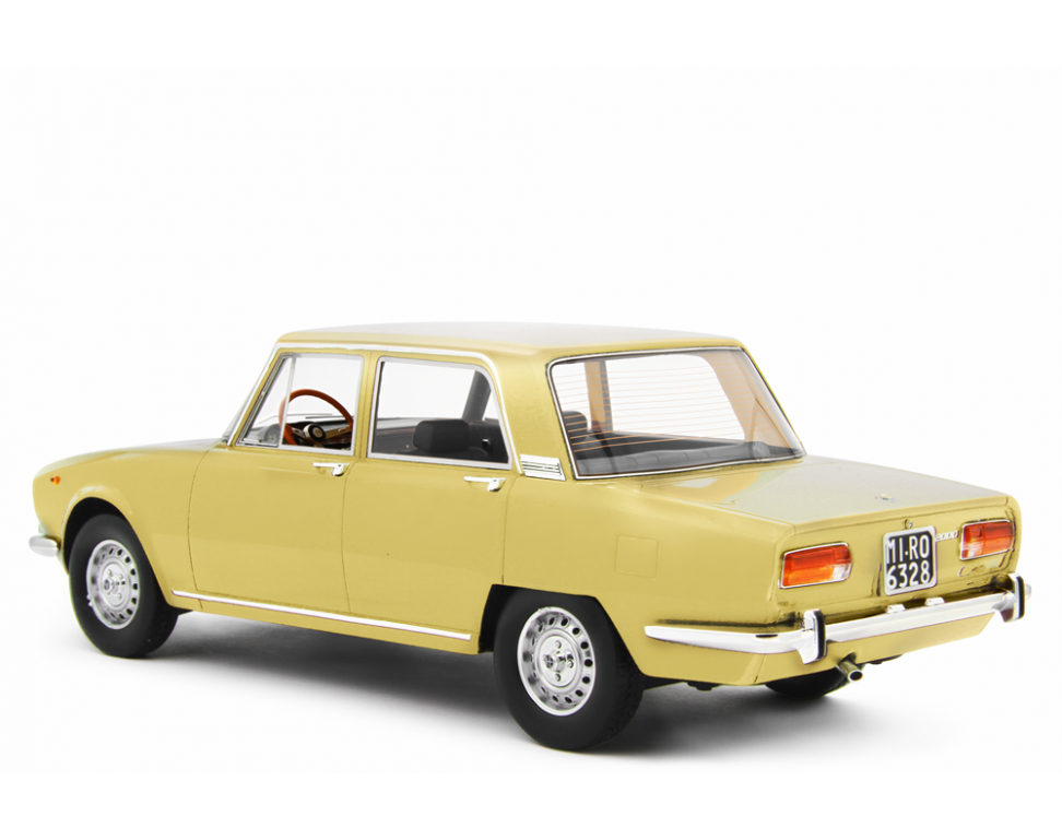 Alfa Romeo 2000 berlina 1971 Giallo piper 1:18 - 57660