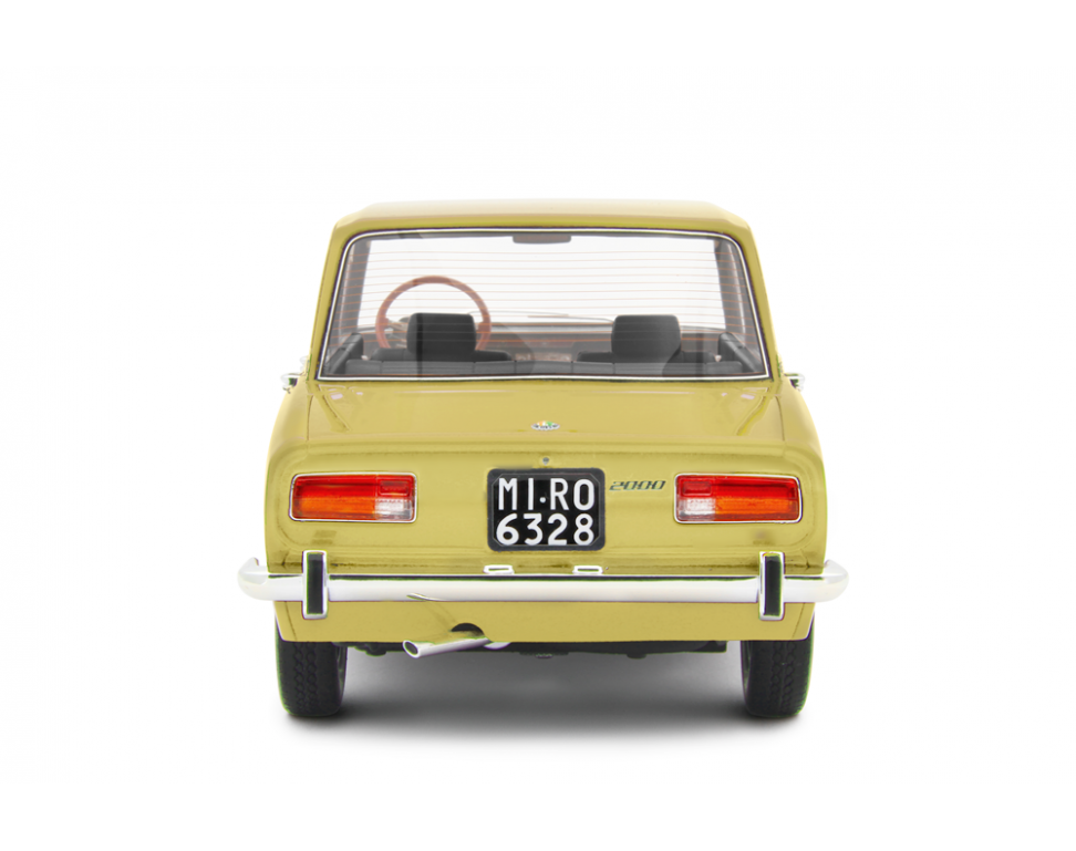 Alfa Romeo 2000 berlina 1971 Giallo piper 1:18 - 57662