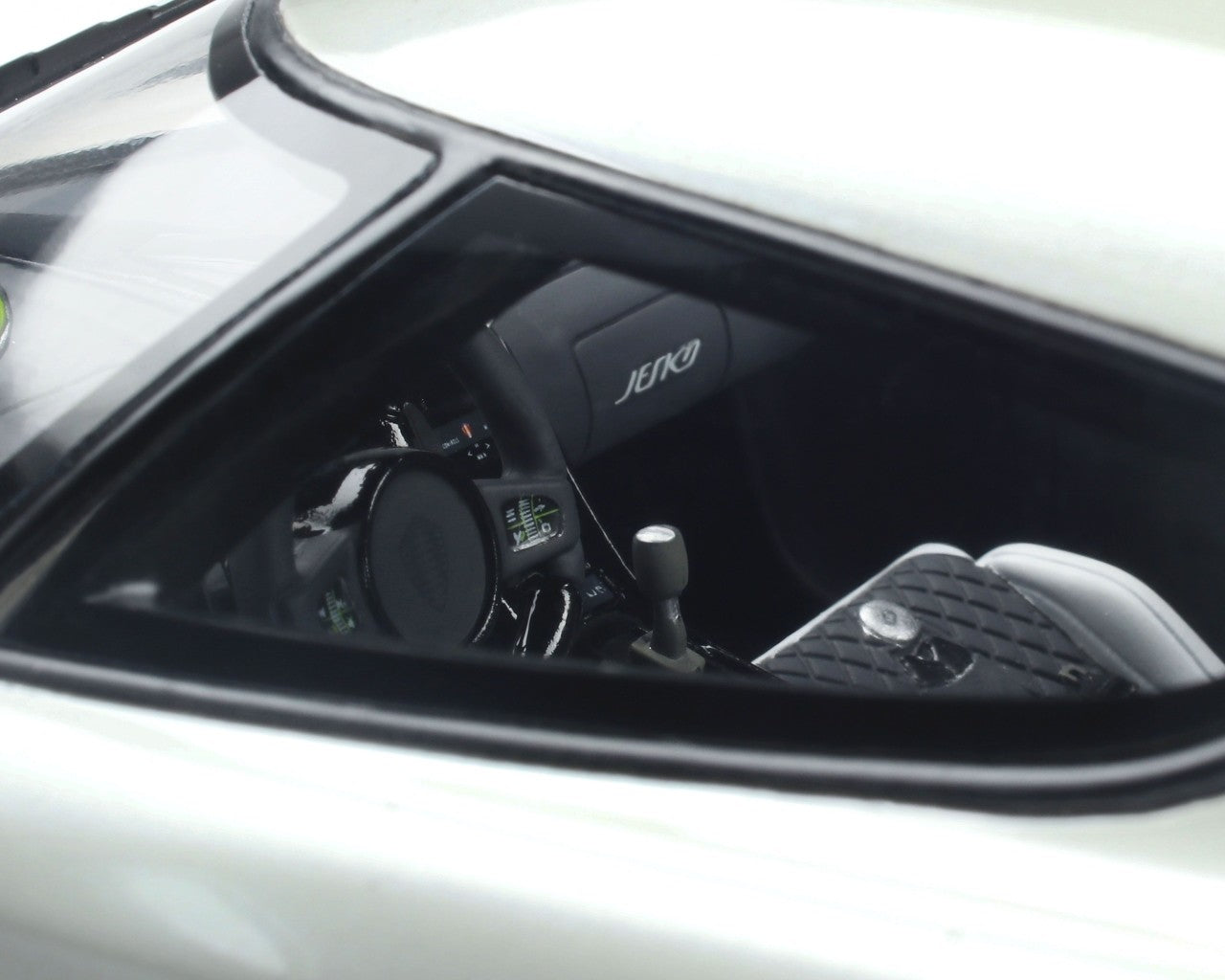 Koenigsegg Jesko 2021 white 1:18 - 58715