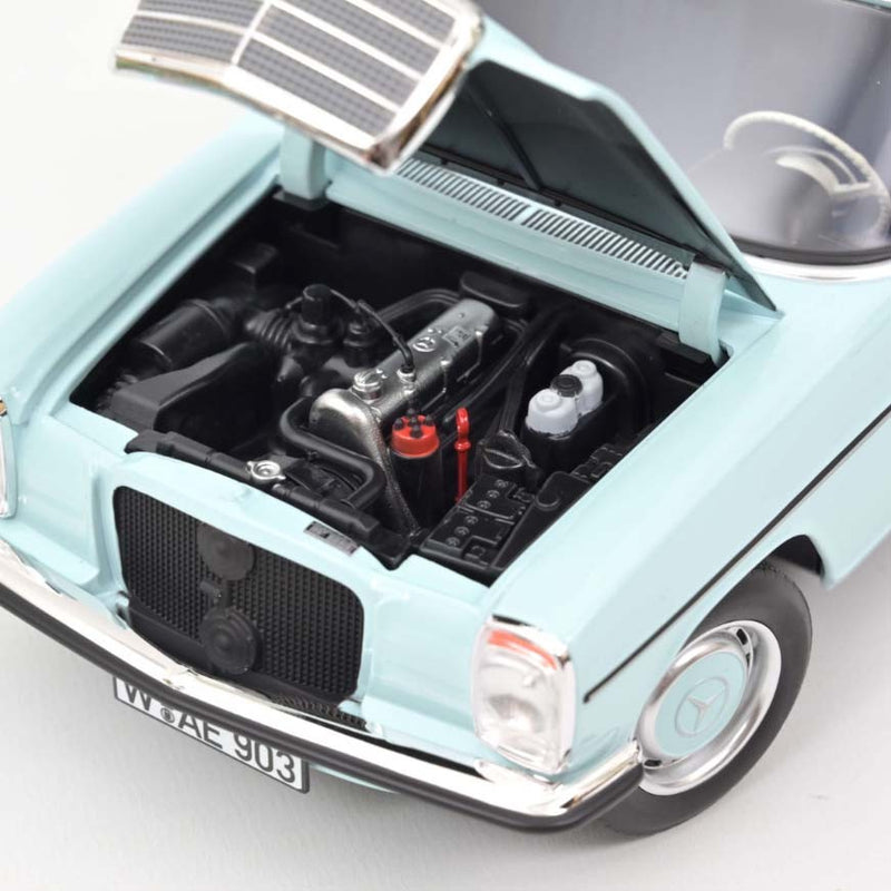 Mercedes-Benz 200 1968 Light blue 1:18 - 58832