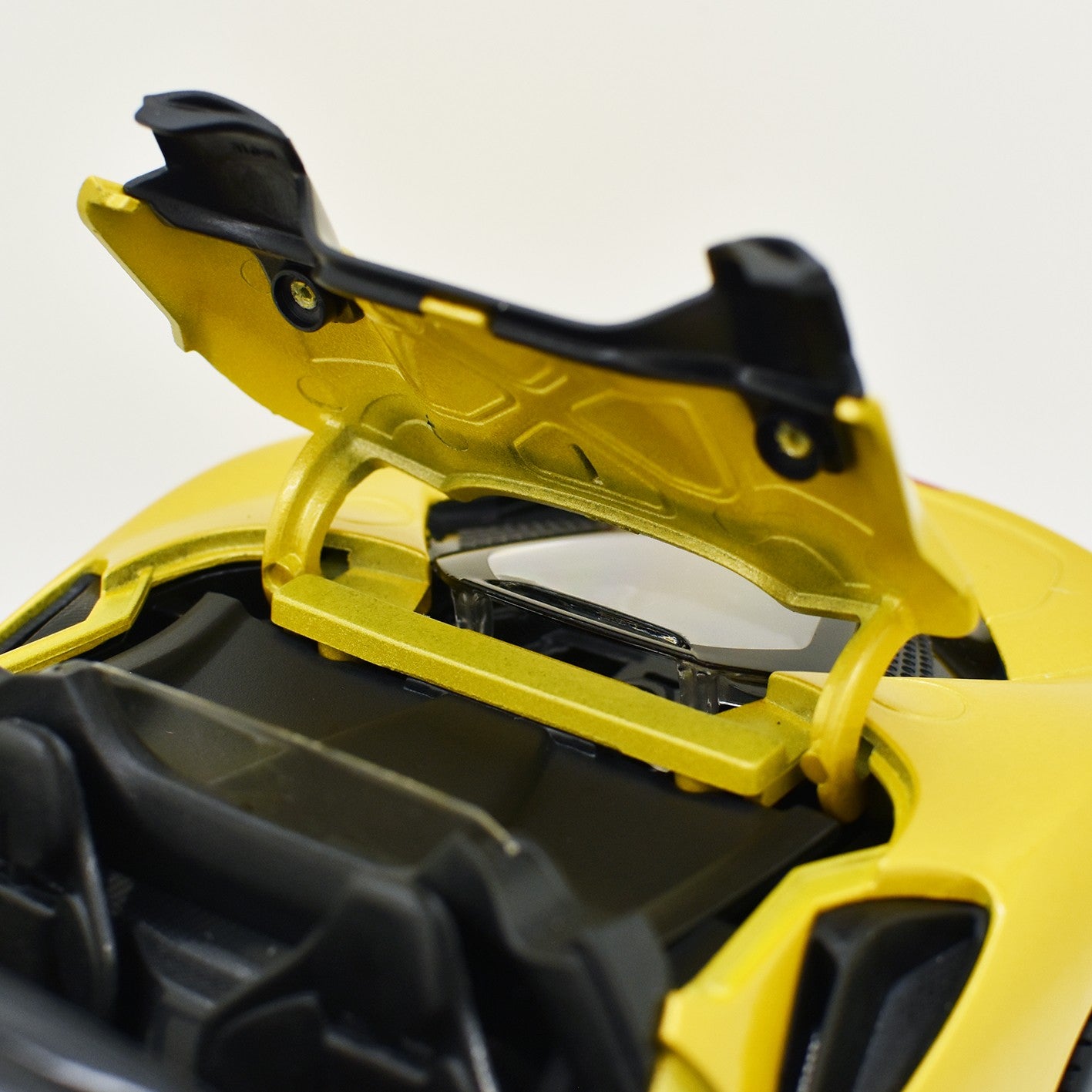 Ferrari SF90 Spider 2021 Gold Metallic 1:18 - 60037