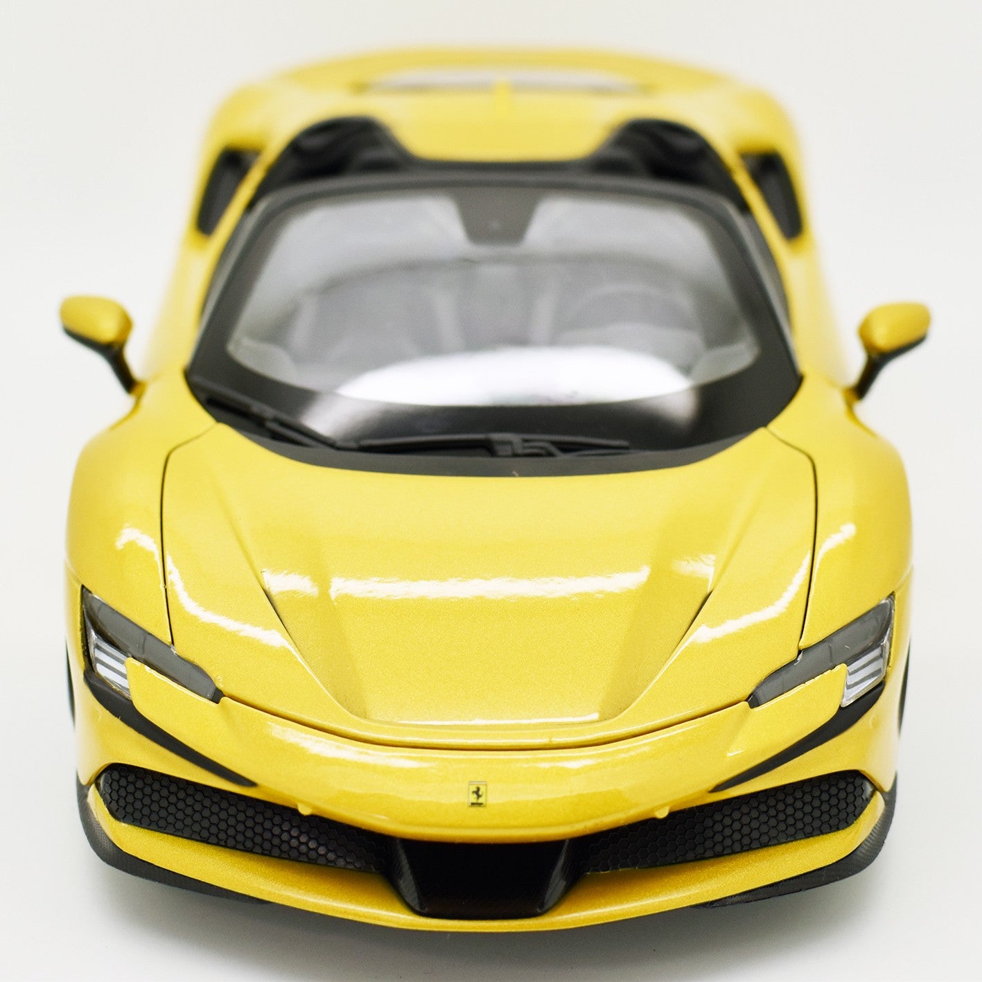Ferrari SF90 Spider 2021 Gold Metallic 1:18 - 60042
