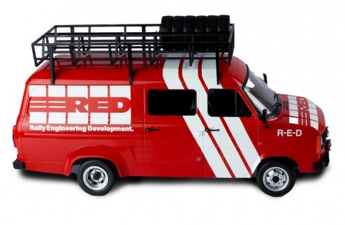 Ford Transit MK II R.E.D Rallye Assistance 1985 1:18 - 60074