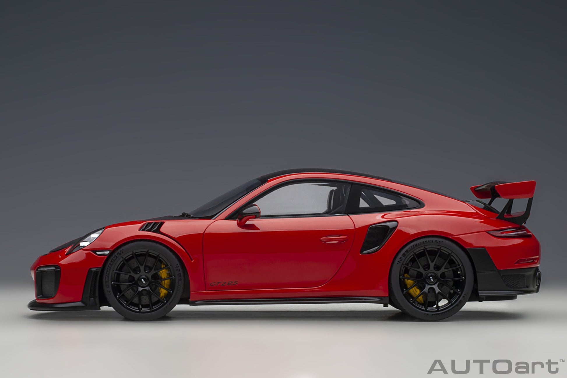 Porsche 911 (991 II) GT2 RS Weissach Package Guards Red 1:18 - 60251