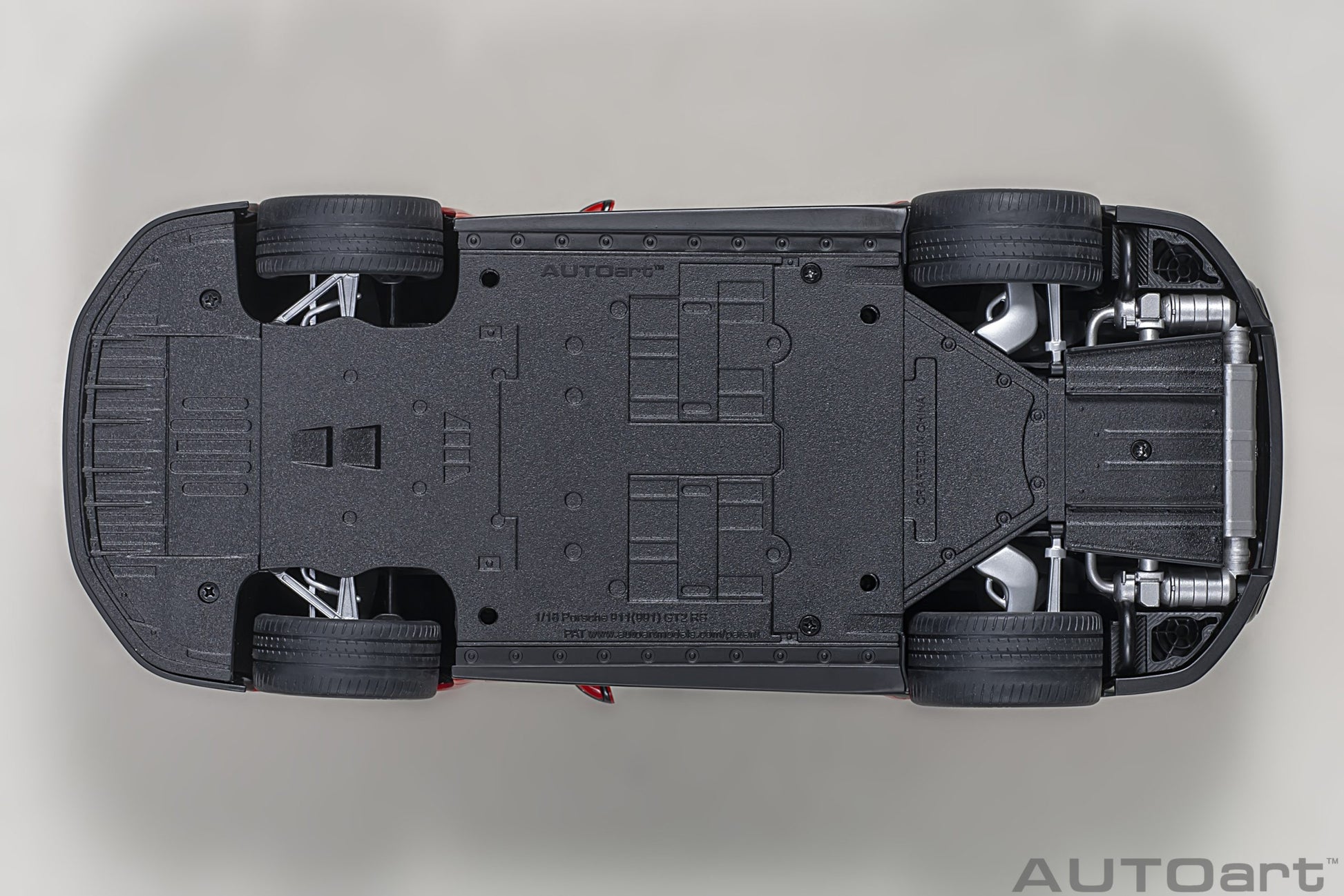 Porsche 911 (991 II) GT2 RS Weissach Package Guards Red 1:18 - 60256