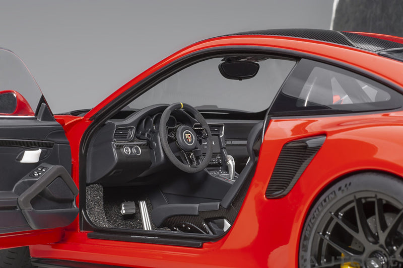 Porsche 911 (991 II) GT2 RS Weissach Package Guards Red 1:18 - 60257