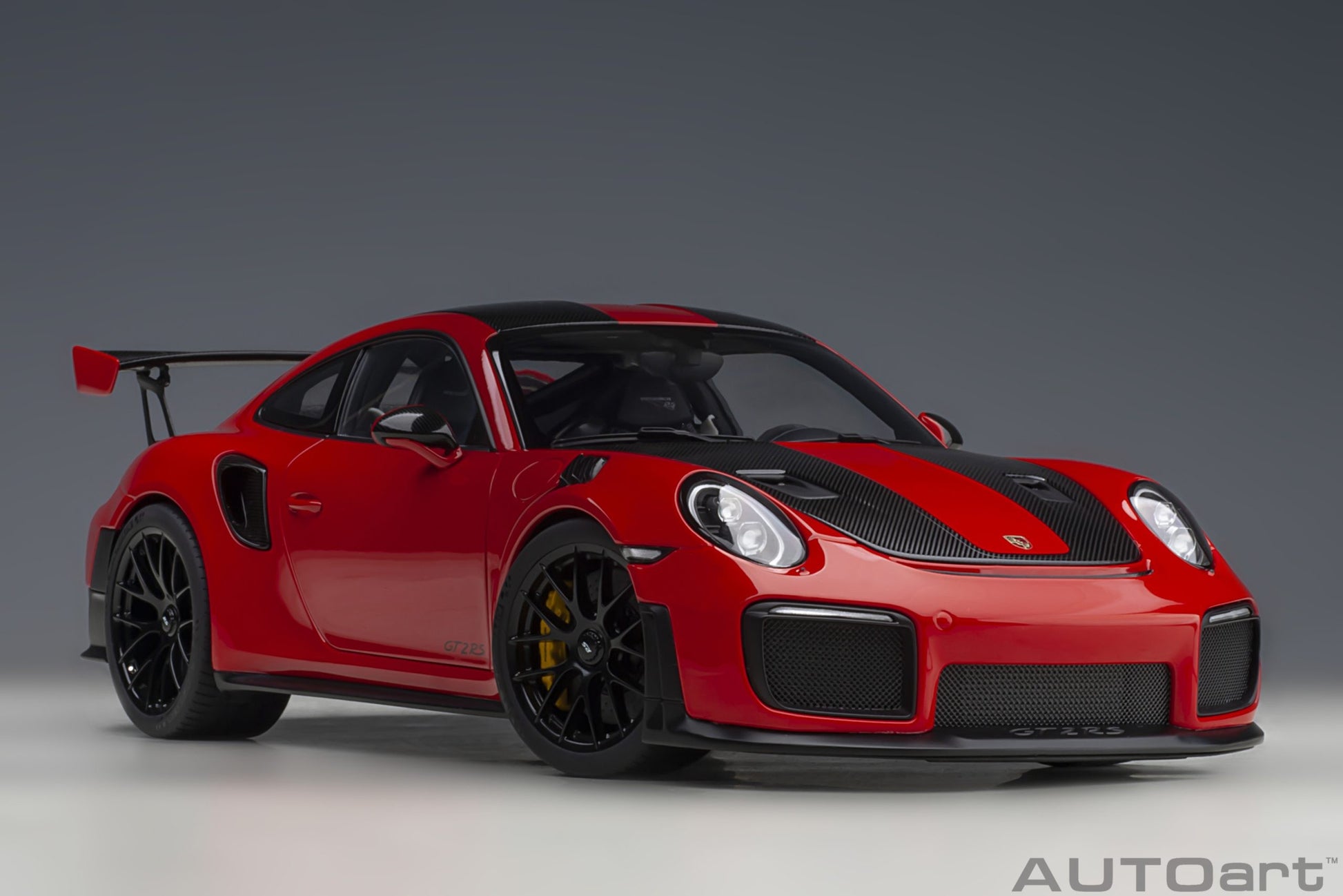 Porsche 911 (991 II) GT2 RS Weissach Package Guards Red 1:18 - 60262