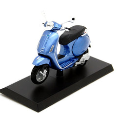 Vespa Piaggio Primavera 150 2013 Light Blue Metallic 1:18 - 61006