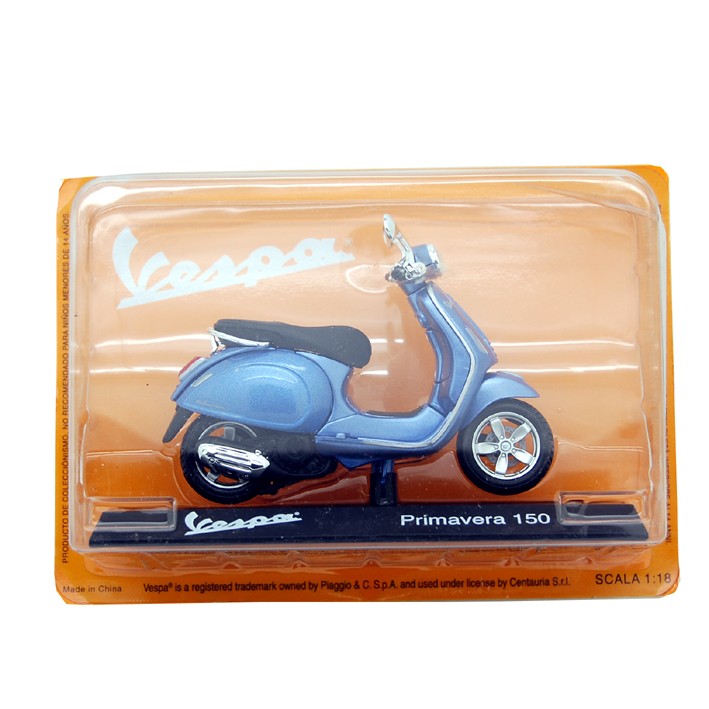 Vespa Piaggio Primavera 150 2013 Light Blue Metallic 1:18 - 61007