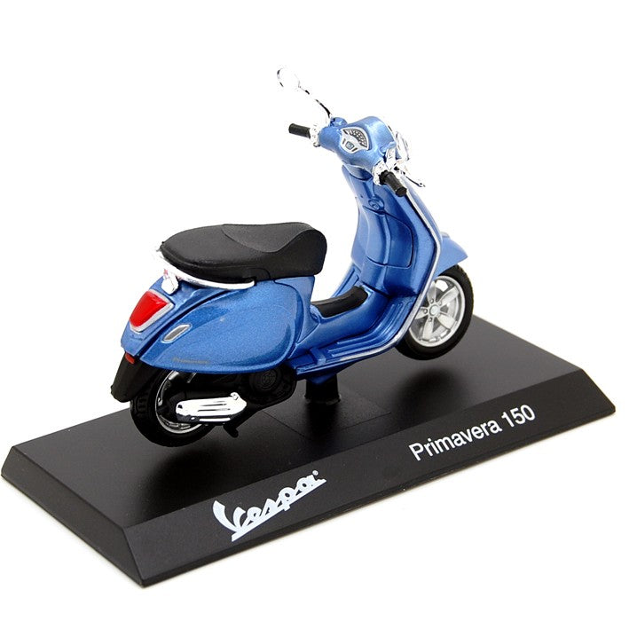 Vespa Piaggio Primavera 150 2013 Light Blue Metallic 1:18 - 61011