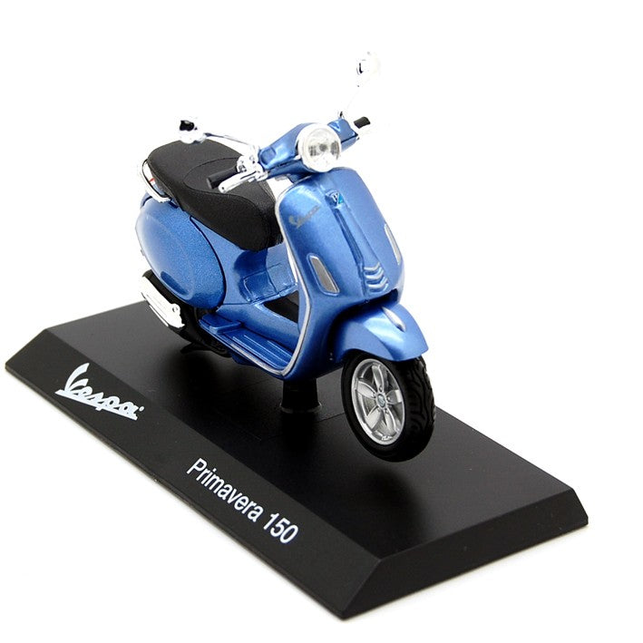 Vespa Piaggio Primavera 150 2013 Light Blue Metallic 1:18 - 61013