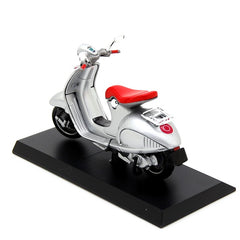 Vespa Piaggio 946 Bellissima 2014 Silver Metallic 1:18 - 61026