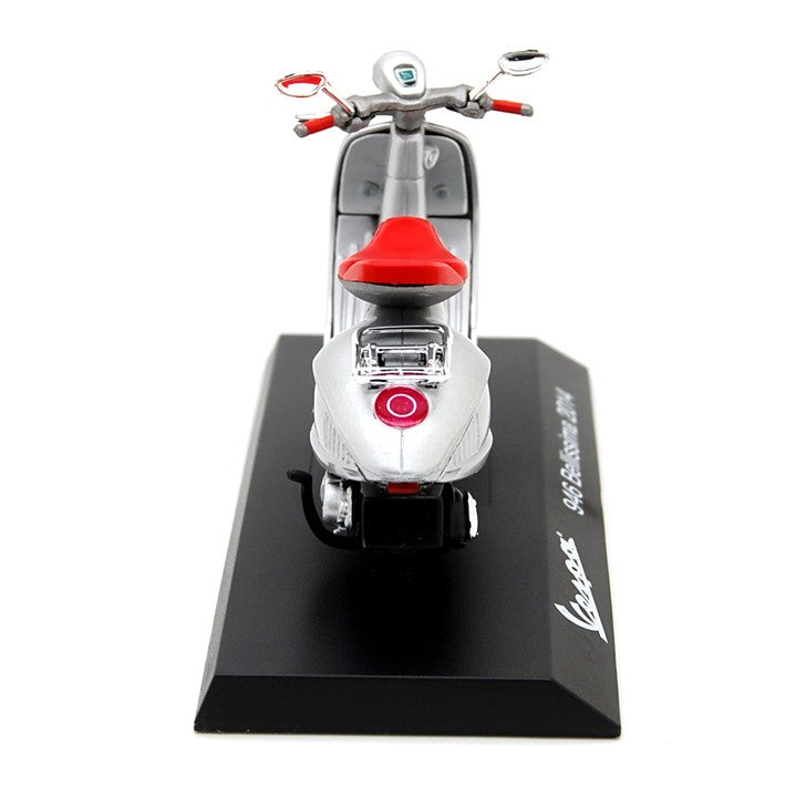 Vespa Piaggio 946 Bellissima 2014 Silver Metallic 1:18 - 61027