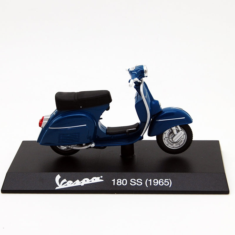 Vespa Piaggio 180SS 1965 Blue 1:18 - 61657