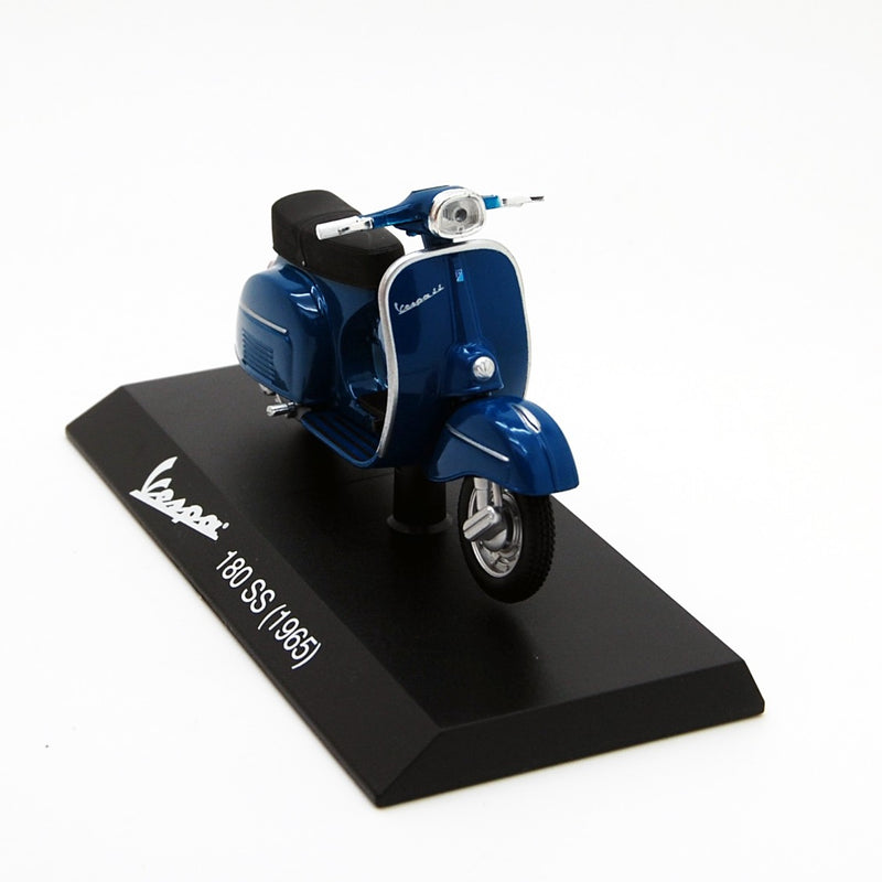 Vespa Piaggio 180SS 1965 Blue 1:18 - 61658
