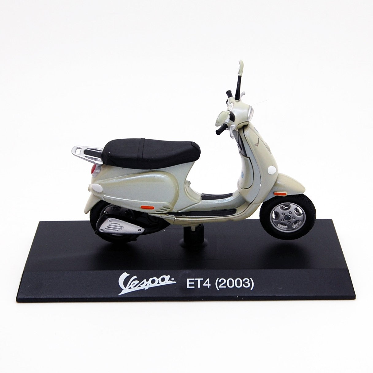 Vespa Piaggio ET4 2003 Beige Iridescente 1:18 - 61801