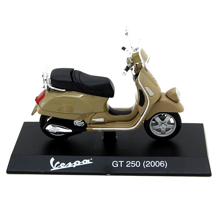 Vespa Piaggio GT 250 2006 Beige 1:18 - 61891