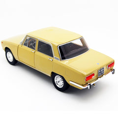 Alfa Romeo 2000 Berlina 1971 Giallo Piper 1:18 - 62338