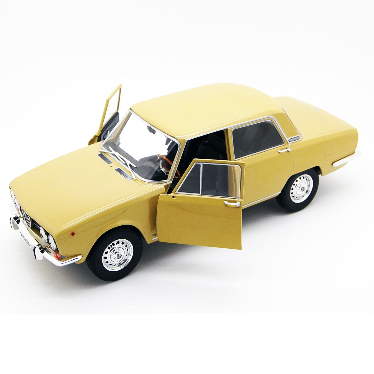 Alfa Romeo 2000 Berlina 1971 Giallo Piper 1:18 - 62344