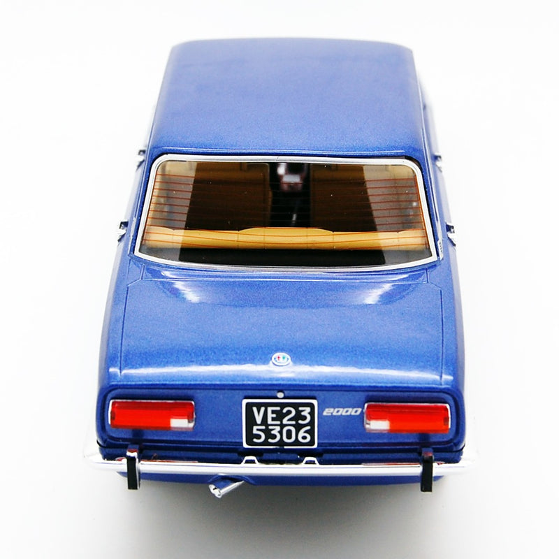Alfa Romeo 2000 Berlina 1971 Blu Pervinca Metallizzato 1:18 - 62386
