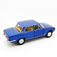 Alfa Romeo 2000 Berlina 1971 Blu Pervinca Metallizzato 1:18 - 62387