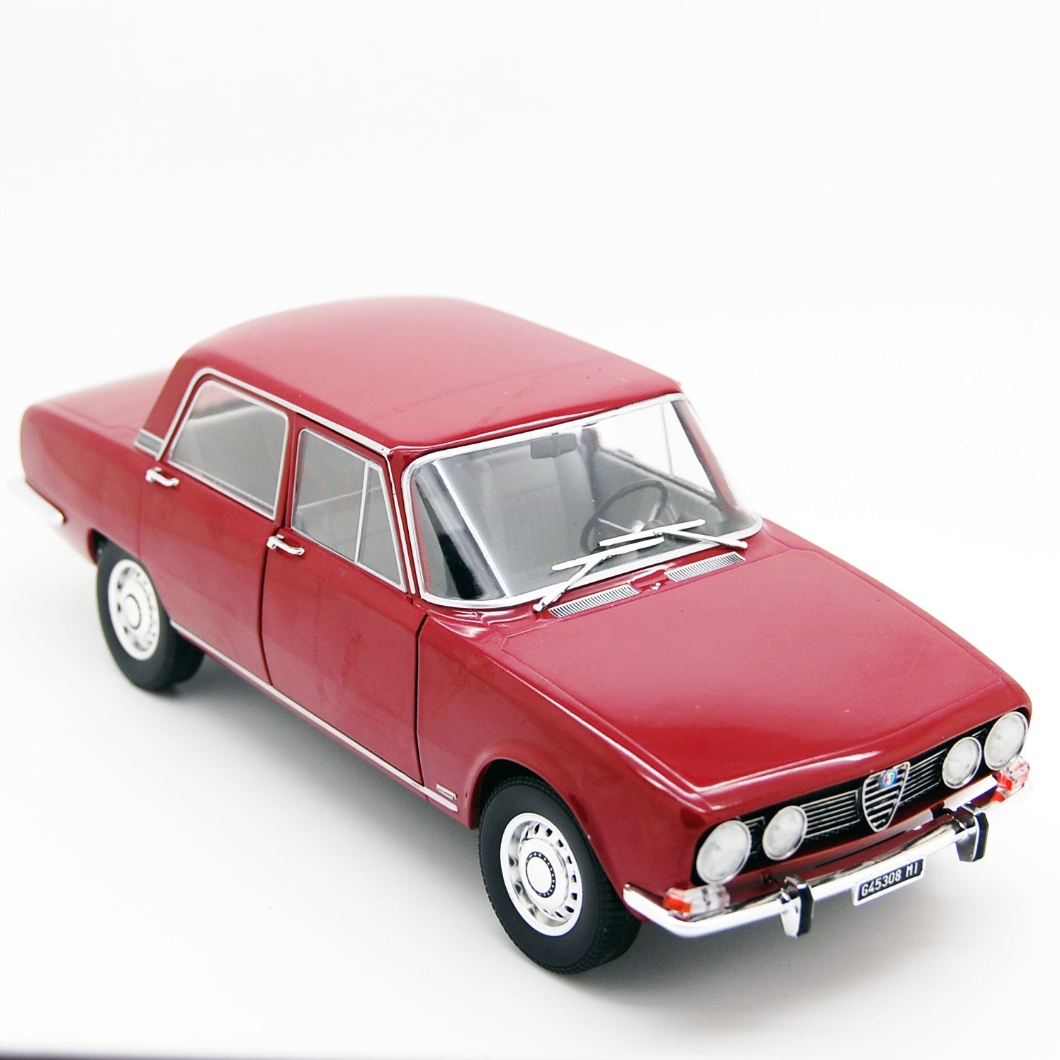 Alfa Romeo 1750 Berlina 1968 Prugna 1:18 - 62415