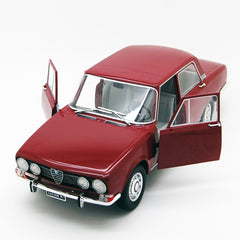 Alfa Romeo 1750 Berlina 1968 Prugna 1:18 - 62417