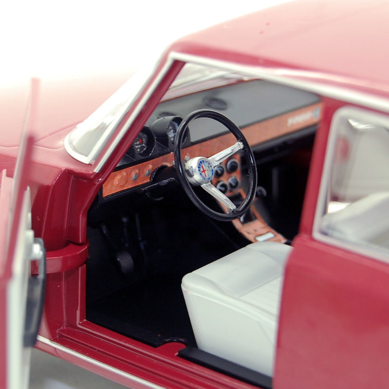 Alfa Romeo 1750 Berlina 1968 Prugna 1:18 - 62418