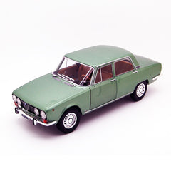Alfa Romeo 1750 Berlina 1969 Verde Oliva Metallizzato 1:18 - 62433