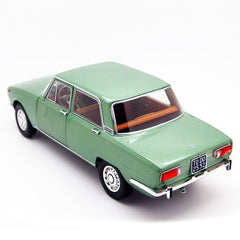 Alfa Romeo 1750 Berlina 1969 Verde Oliva Metallizzato 1:18 - 62435