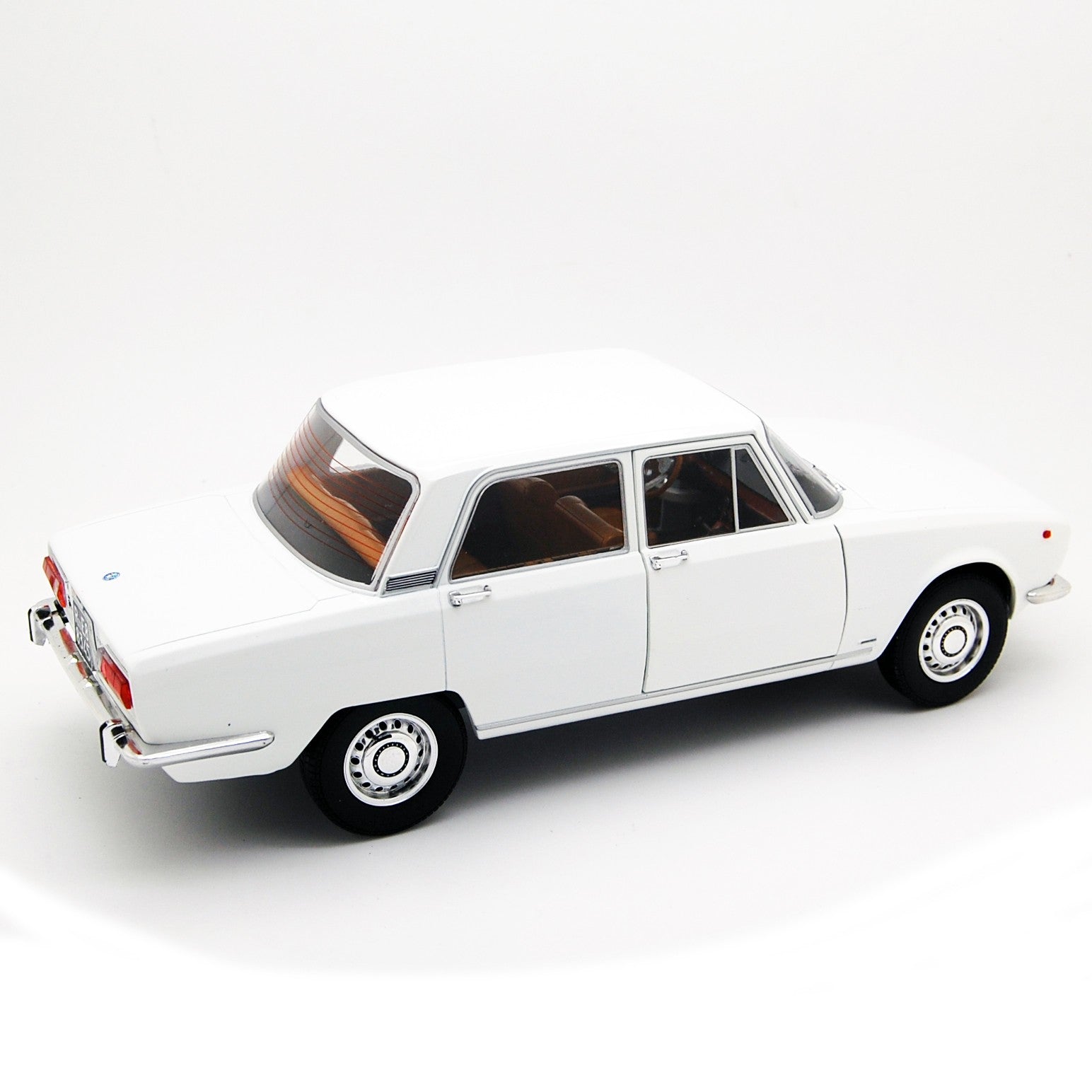 Alfa Romeo 1750 Berlina 1969 Bianco 1:18 - 62459