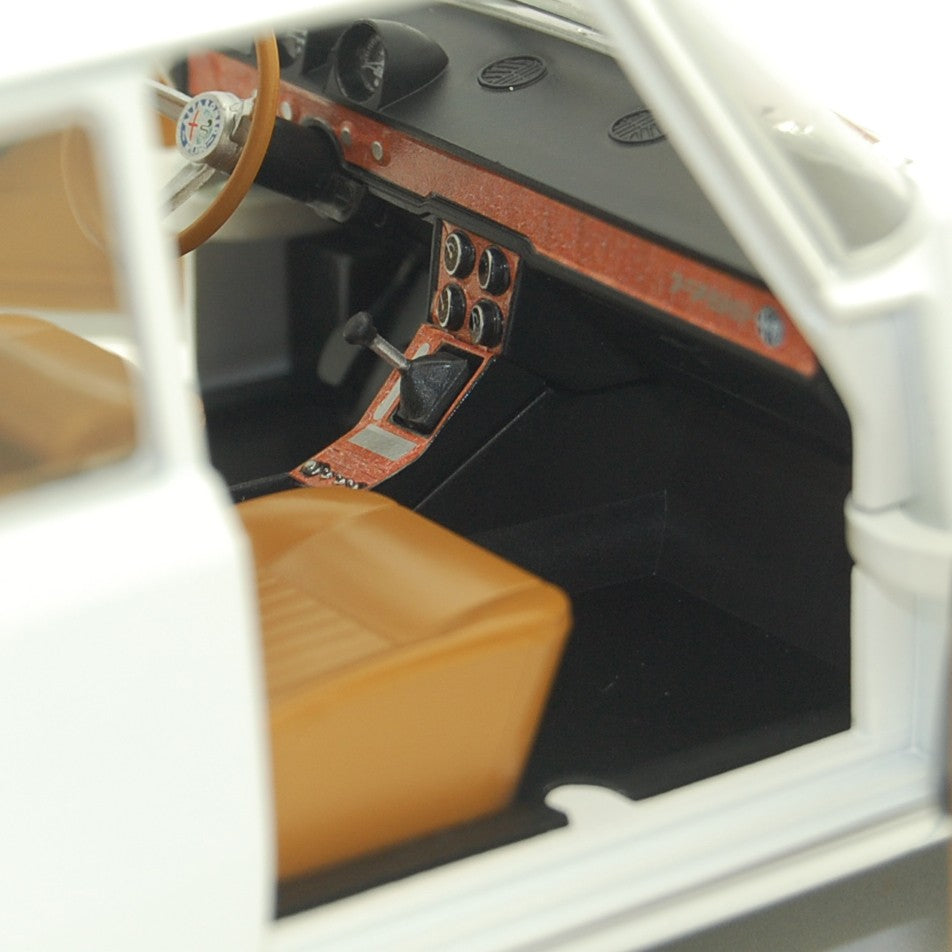 Alfa Romeo 1750 Berlina 1969 Bianco 1:18 - 62465