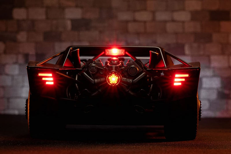 Batmobile 2022 with Batman Figure 1:18 - 63225