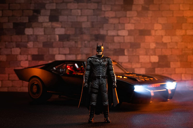 Batmobile 2022 with Batman Figure 1:18 - 63227