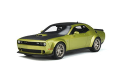 Dodge Challenger R/T Scat Pack Widebody 2020 green metallic / black 1:18 - 63456