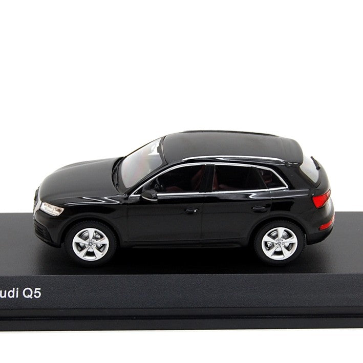 Audi Q5 2017 Myth Black 1:43 - 63518
