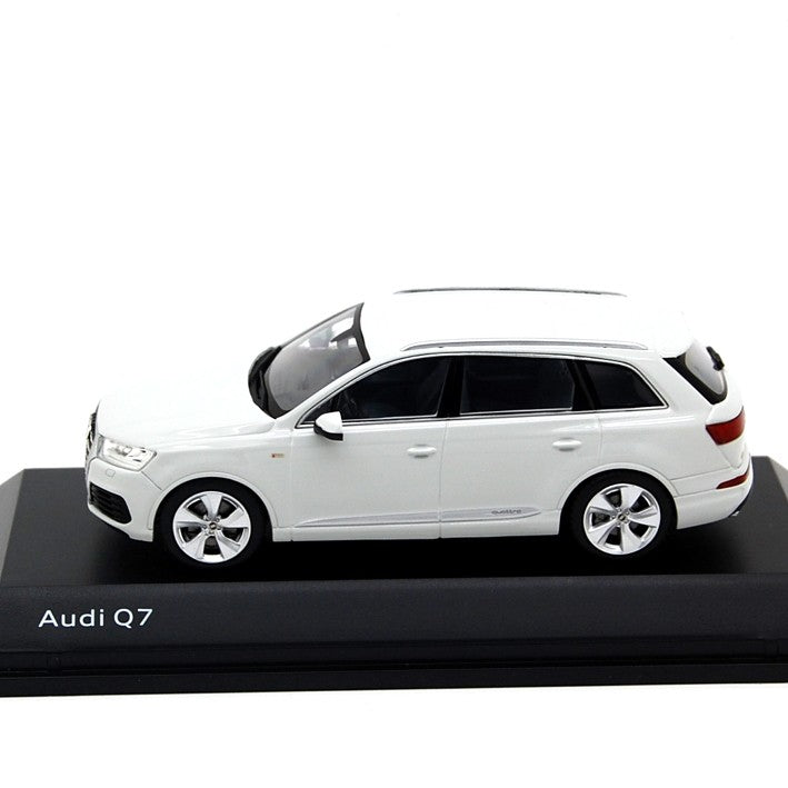 Audi Q7 2015 Glacier White 1:43 - 63535