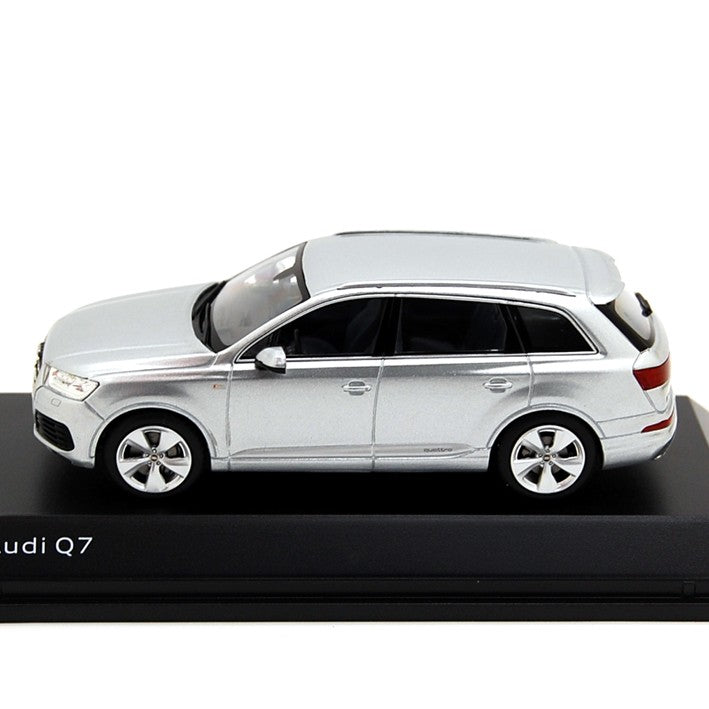 Audi Q7 2015 Foil Silver 1:43 - 63555