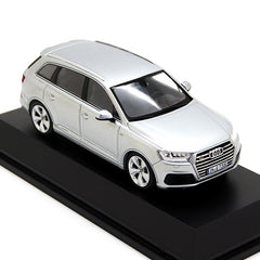 Audi Q7 2015 Foil Silver 1:43 - 63560