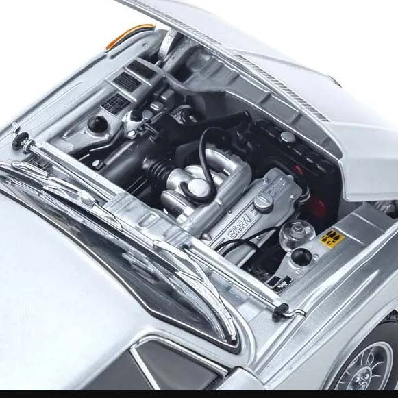 BMW 2002 tii 1972 Silver 1:18 - 64039
