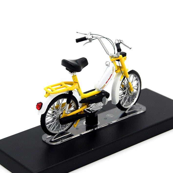 Malaguti Quattrotto ciclomotore 1:18 - 64528