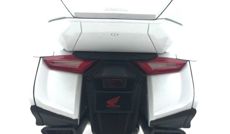 Honda Goldwing Tour 2020 White 1:12 - 65265