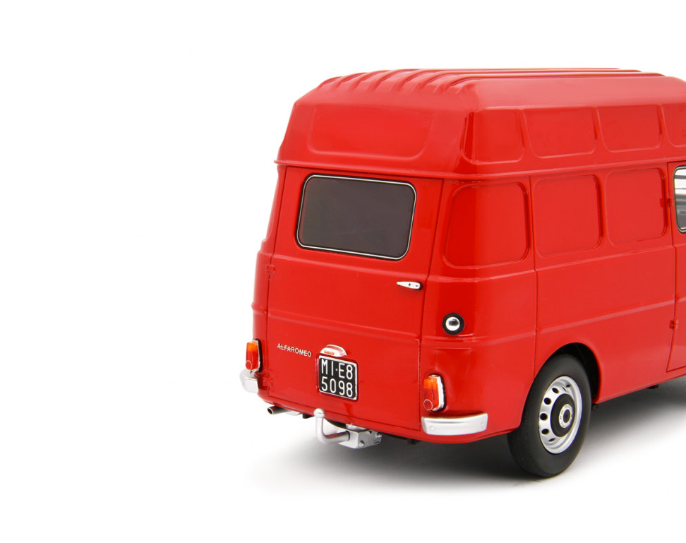 Alfa Romeo F12 Autocarro Tetto Sopralzato 1967 Rosso 1:18-6