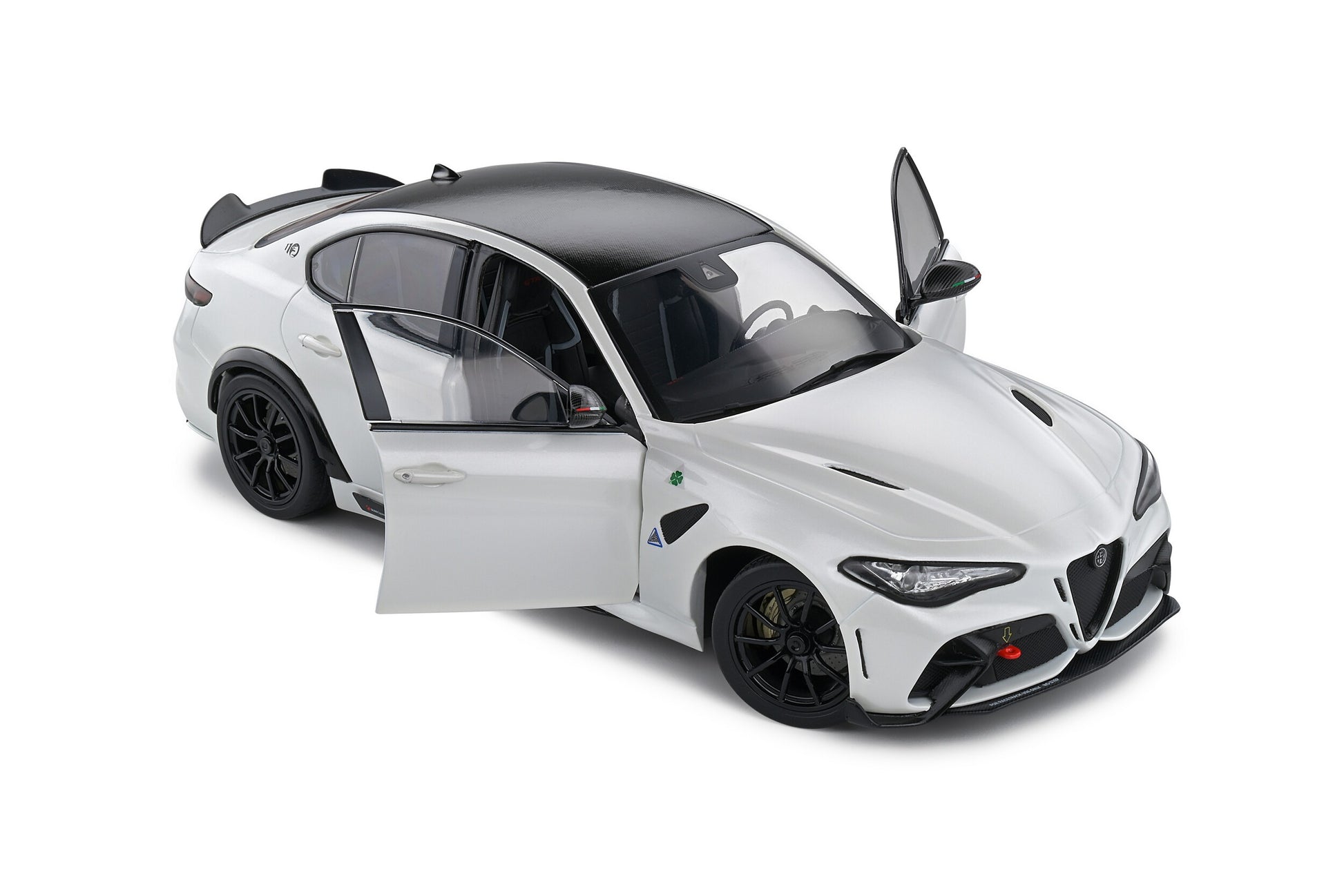 Alfa Romeo Giulia GTA 2022 trofeo white 1:18 - 67220