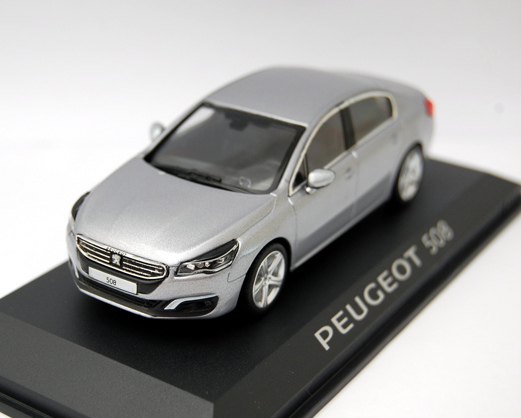 Peugeot 508 Mi-vie 2014 Gris Artense 1:43 - 6725
