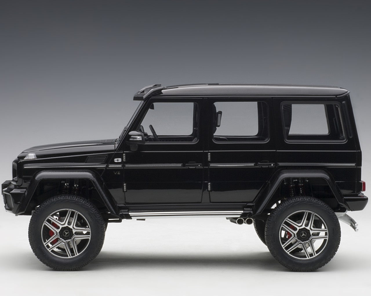 Mercedes-Benz G G500 4x4 2 Nero Lucido 1:18 - 6816