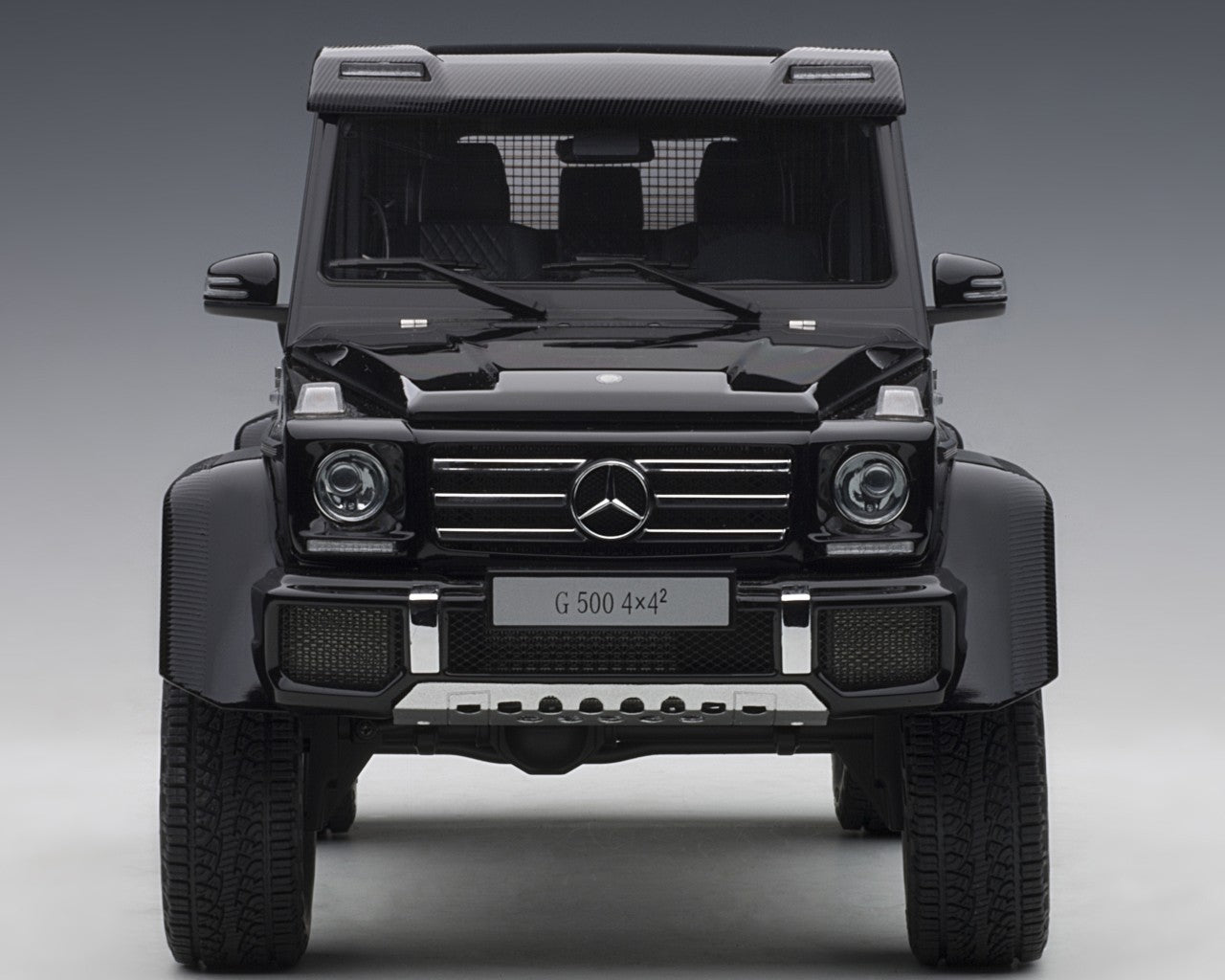 Mercedes-Benz G G500 4x4 2 Nero Lucido 1:18 - 6818