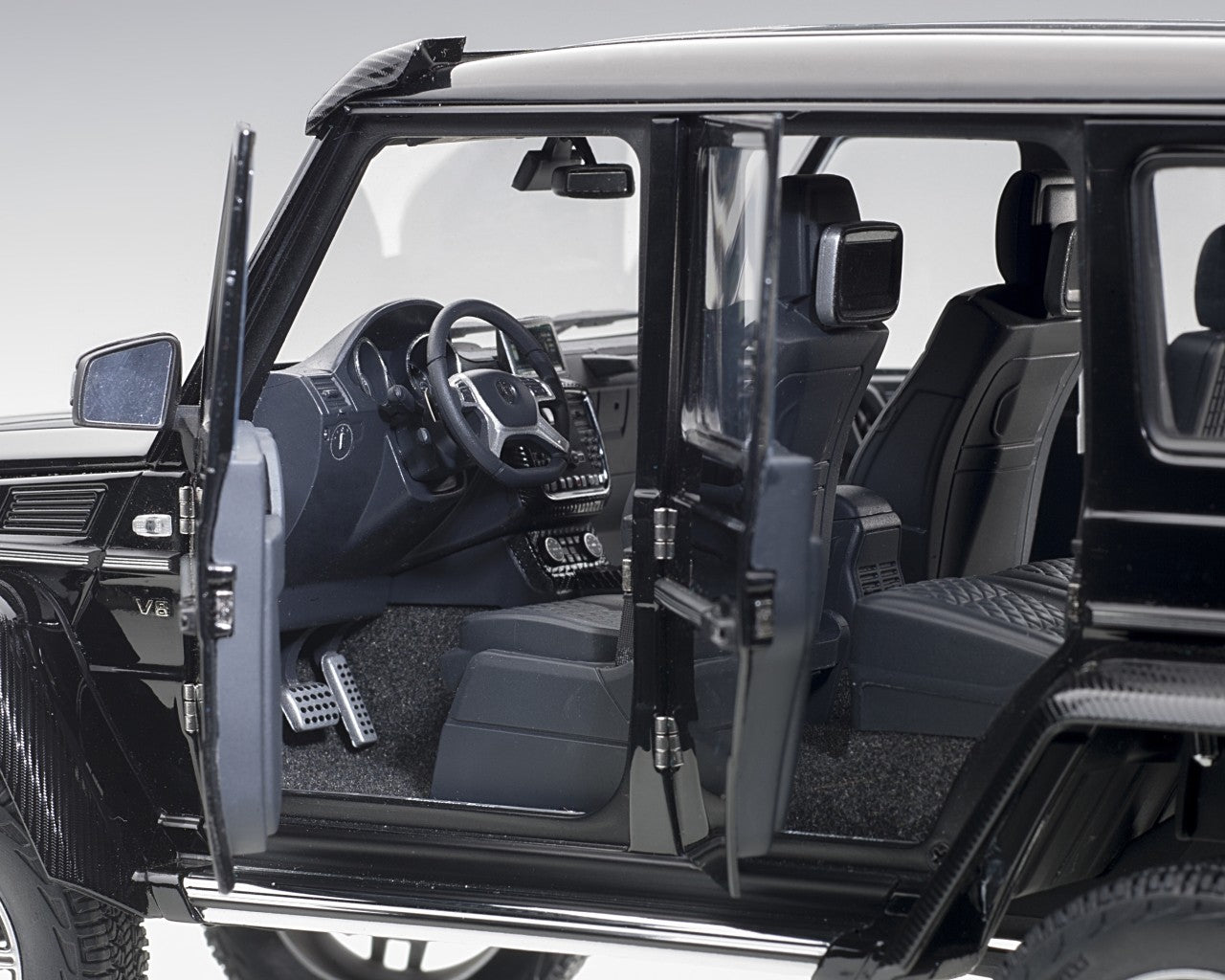 Mercedes-Benz G G500 4x4 2 Nero Lucido 1:18 - 6822