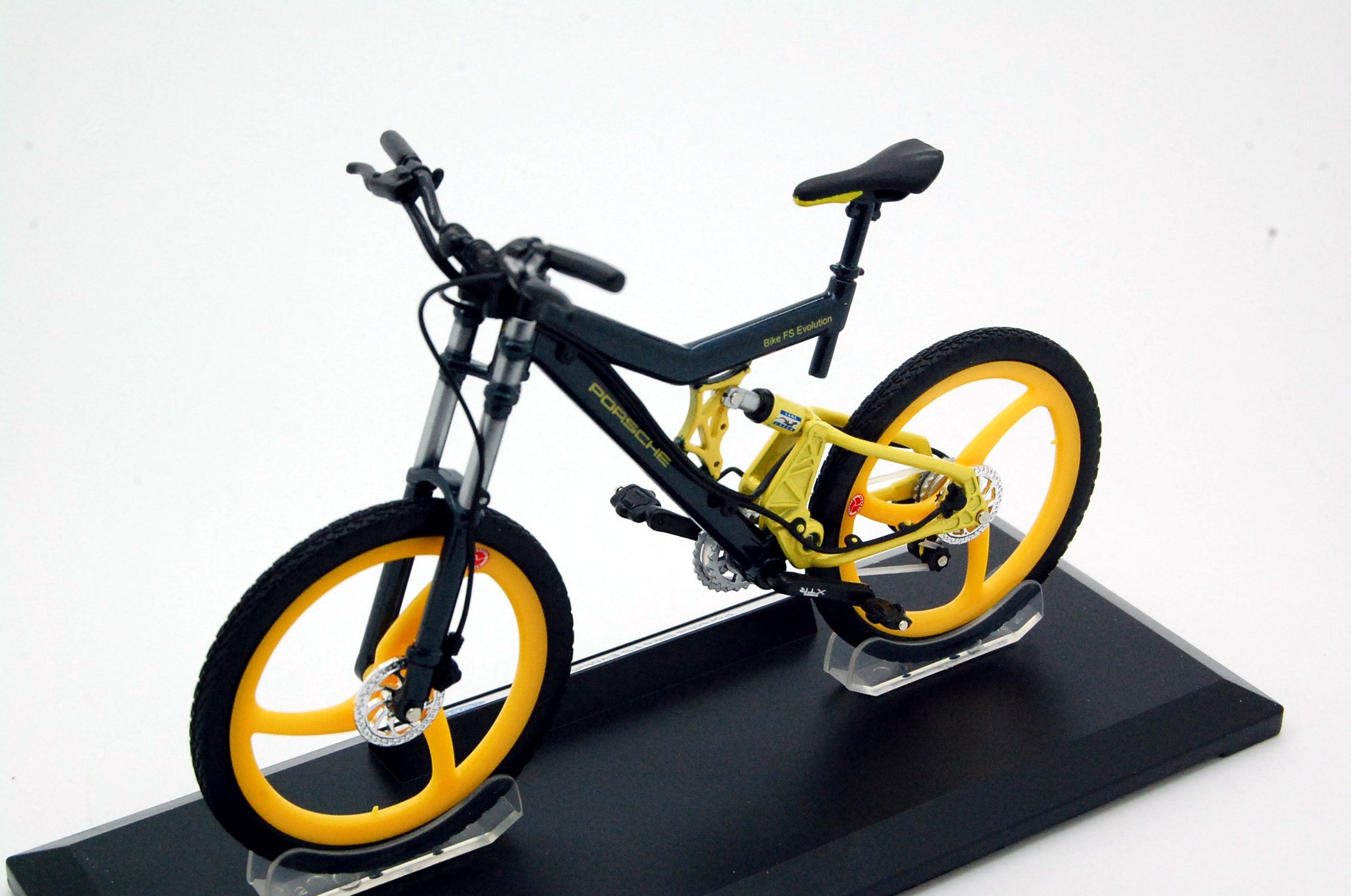 7004