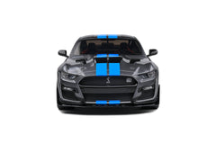 Shelby Mustang GT500 KR 2022 silver grey metallic - blue 1:18 - 70127